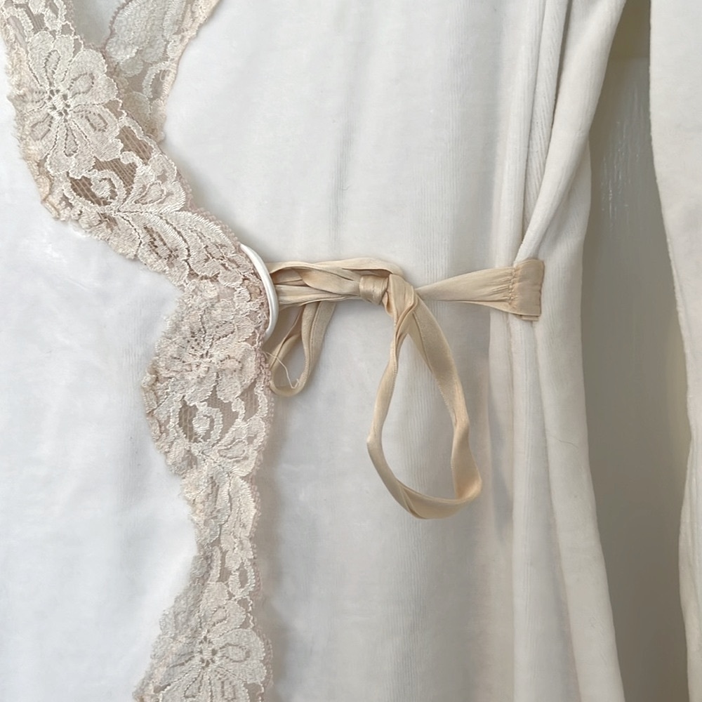 Vintage Ivory Lace Trim Wrap Robe M L - Picture 6 of 7